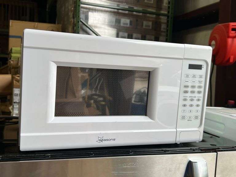Seasons Countertop Microwave image