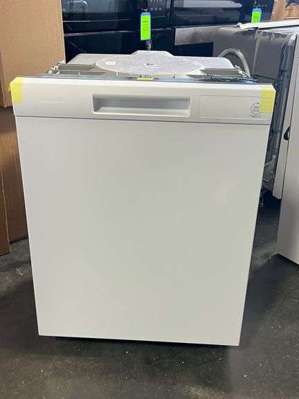 Hotpoint One Button Dishwasher image