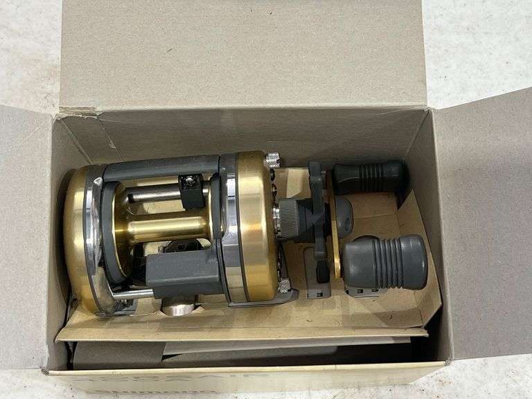 Shimano Corsair CS400A Baitcaster Reel image