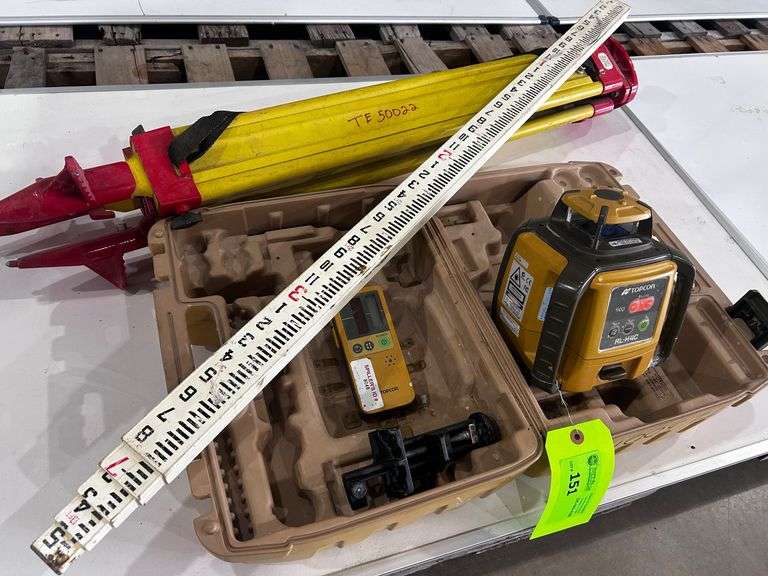 "TOPCON" MODEL RL-H4C ROTATING LASER LEVEL WITH TRIPOD AND SURVEY POLE image