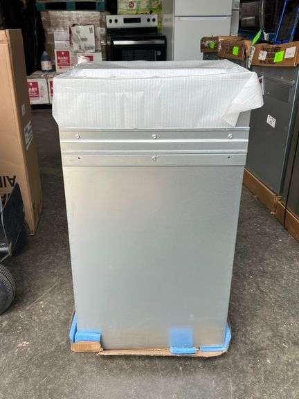 Carrier 1.5 Ton Wall Mounted Air Handler image