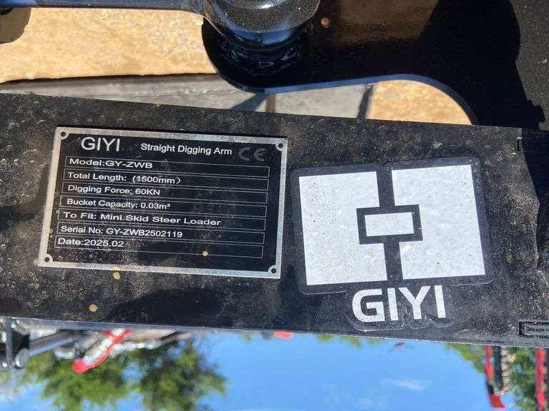 2025 GIYI Unused GY-ZWB Mini Skid Steer Straight Digging Arm