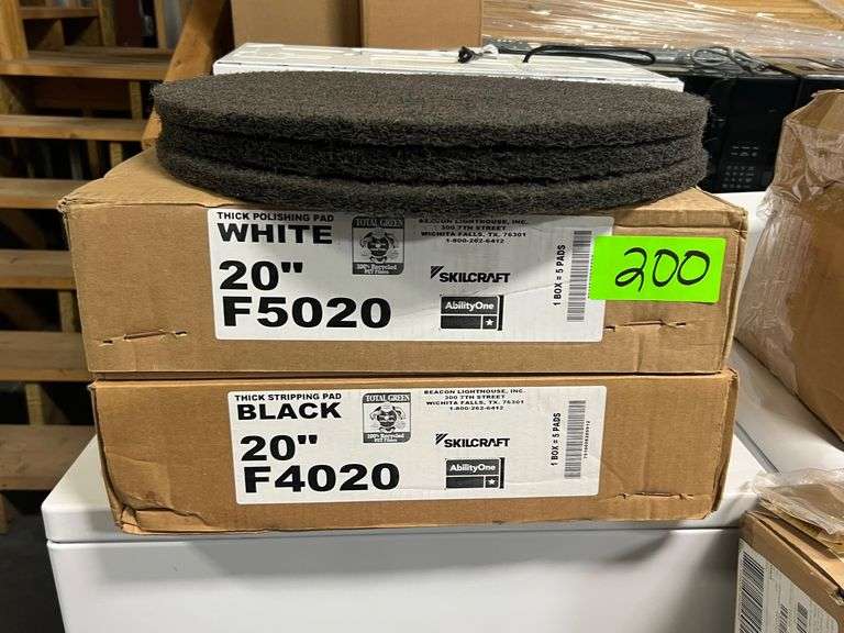 Lot - Assorted Floor Polishing & Stripping Pads image