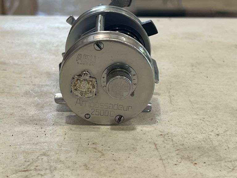 Ambassadeur 2500C Baitcasting Reel image
