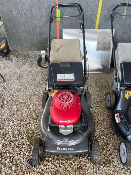 Honda HRR216 Self Propelled RWD 4 Cycle Gas Lawnmower