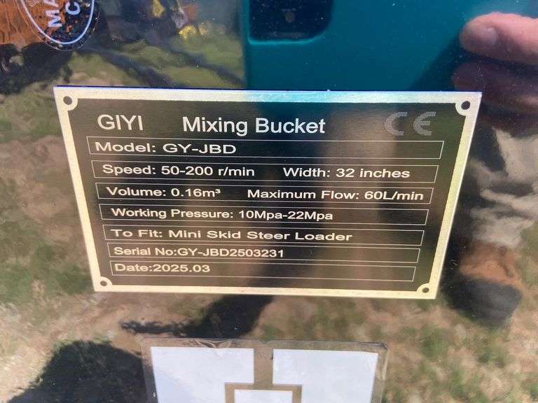 2025 GIYI Unused Mini Skid Steer GY-JBD Mixing Bucket