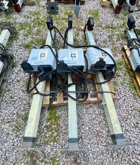 Lot - (3) Clipper Creek Electric Vehicle Charging Stations image