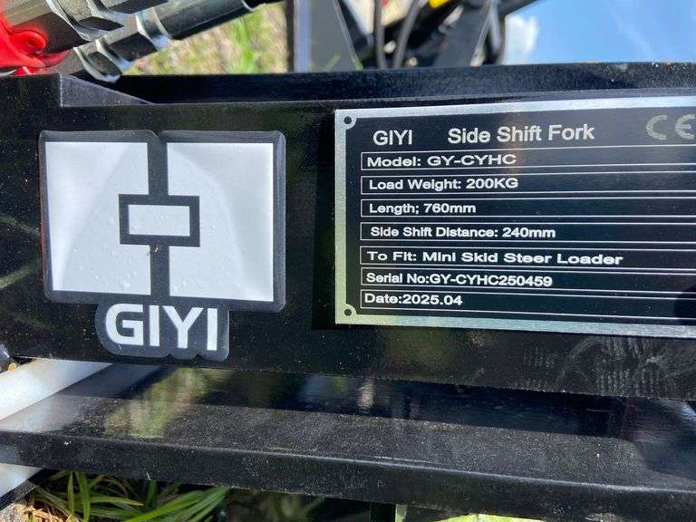 2025 GIYI Unused GY-CYHC Mini Skid Steer Side Shift Pallet Forks with 2'5" Forks