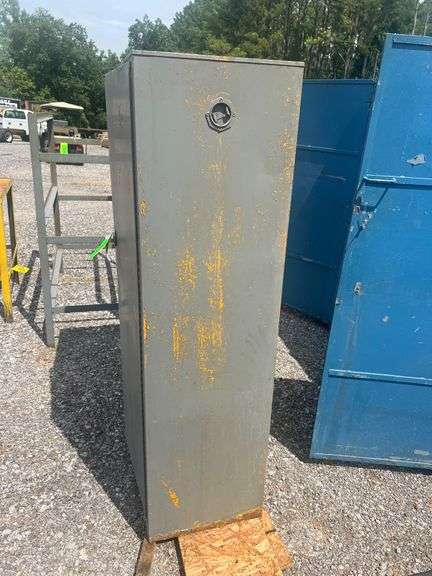 Steel Cabinet - 18in L x 43.5in W x 65in H