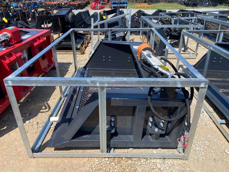 2025 Wolverine Unused SB-12-72W 72in Skidsteer Vibrating Screening Bucket
