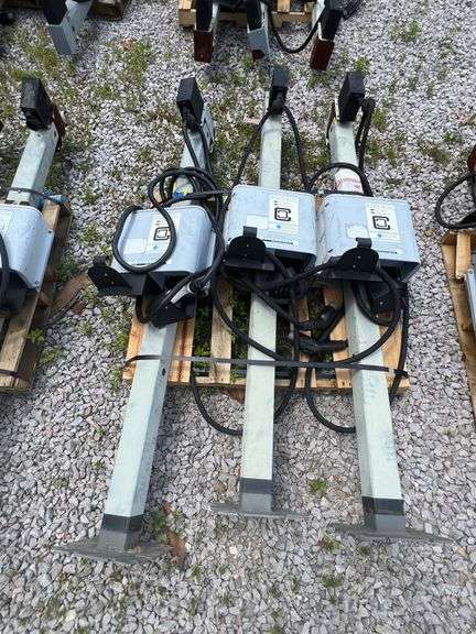 Lot - (3) Clipper Creek Electric Vehicle Charging Stations image