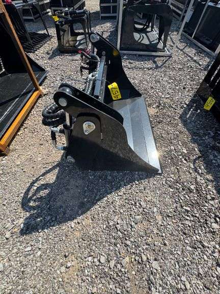 2025 GIYI Unused GY-XKH39F Mini Skid Steer 4 in 1 Bucket