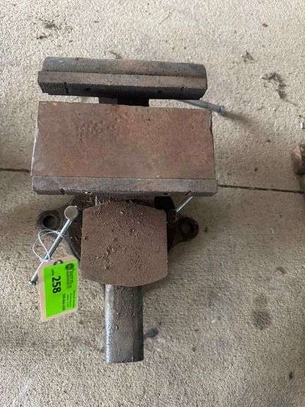 Bench Vise