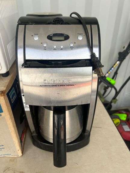 Lot - Home Appliances - Heater, Toaster Oven, Pressure Cooker, Coffee Maker