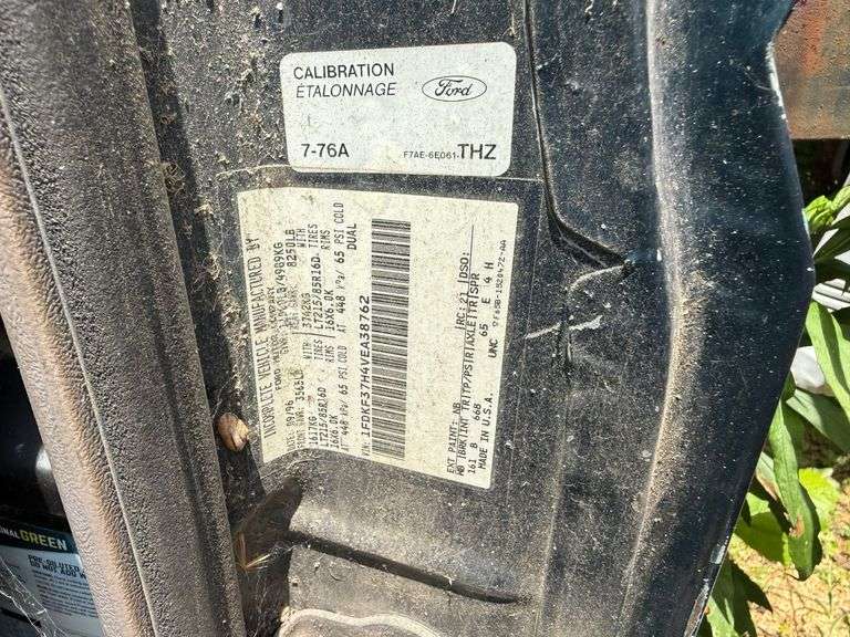 1997 Ford F-350 XL Flatbed Truck