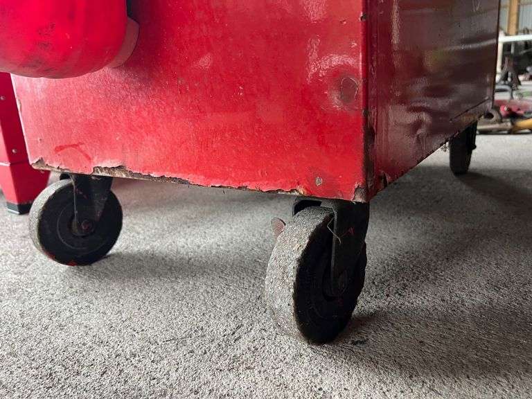 Snap-On Rolling Tool Box with Contents
