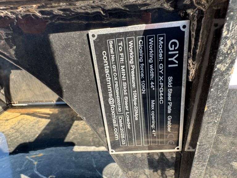 2025 GIYI Unused GYX-PG44C Mini Skidsteer Plate Grabber