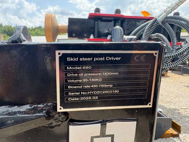 2025 GIYI Unused 680 Skidsteer Post Driver