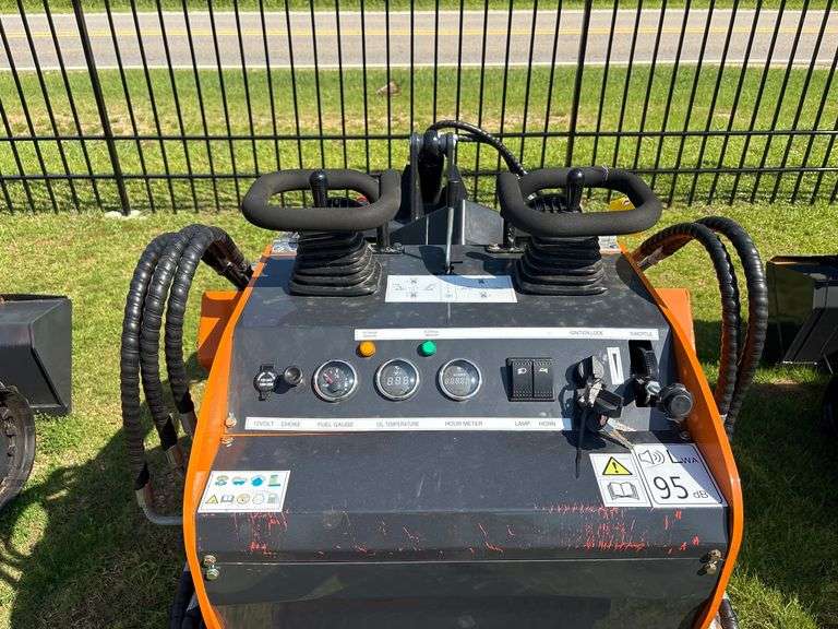 2025 Landhero Unused LDH-T460XX Mini-Track Loader