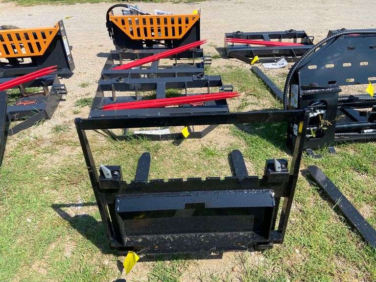 2025 GIYI Unused Mini Skid Steer Pallet Fork