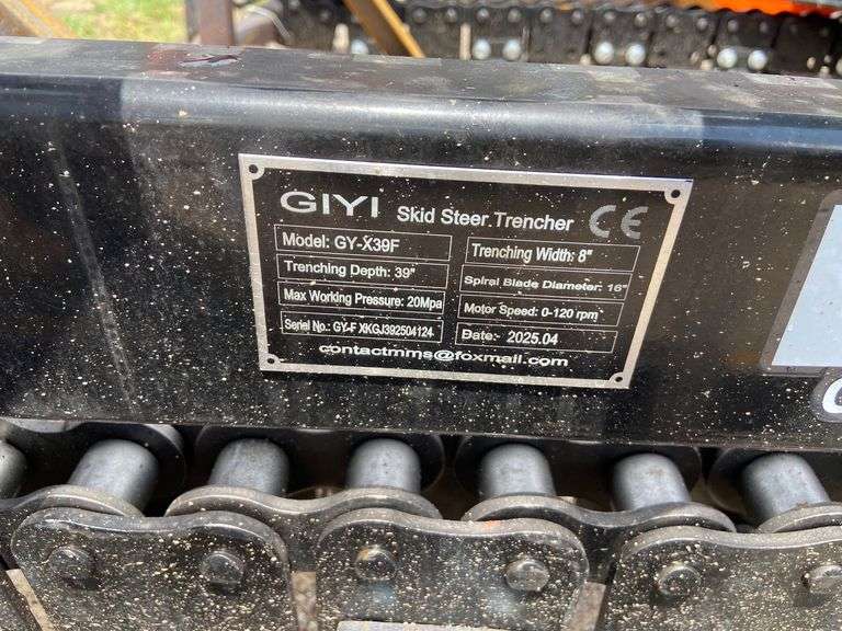 2025 GIYI Unused GY-X39F Mini Skid Steer Trencher