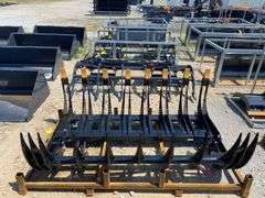 2025 GIYI Unused GY-CLG72C Skid Steer Curved Log Grabber