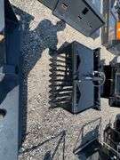 2025 GIYI Unused GY-HWG44C Mini Skidsteer Hollow Wood Grabber