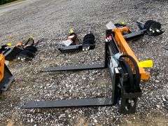 2025 Wolverine Unused PFA-11-3300G Skidsteer Hydraulic Adjustable Pallet Forks