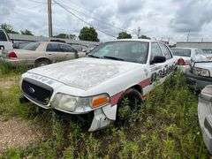 2007 Ford Crown Victoria - No Title, for Parts