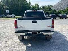 2006 GMC Sierra Pickup