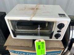 Lot - Home Appliances - Heater, Toaster Oven, Pressure Cooker, Coffee Maker