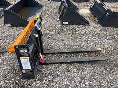 2025 Wolverine Unused PFA-11-3300G Skidsteer Hydraulic Adjustable Pallet Forks