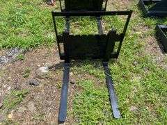 2025 GIYI Unused Mini Skid Steer Pallet Fork