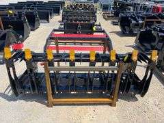 2025 GIYI Unused GY-CLG72C Skid Steer Curved Log Grabber