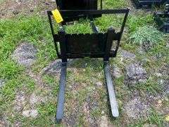 2025 GIYI Unused Mini Skid Steer Pallet Fork