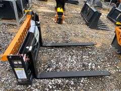 2025 Wolverine Unused PFA-11-3300G Skidsteer Hydraulic Adjustable Pallet Forks