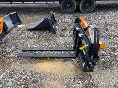 2025 Wolverine Unused PFA-11-3300G Skidsteer Hydraulic Adjustable Pallet Forks