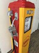 Shell Reproduction gas pump with glass globe