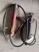(2) Hydraulic Jacks