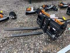 2025 Wolverine Unused PFA-11-3300G Skidsteer Hydraulic Adjustable Pallet Forks