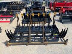 2025 GIYI Unused GY-CLG72C Skid Steer Curved Log Grabber,