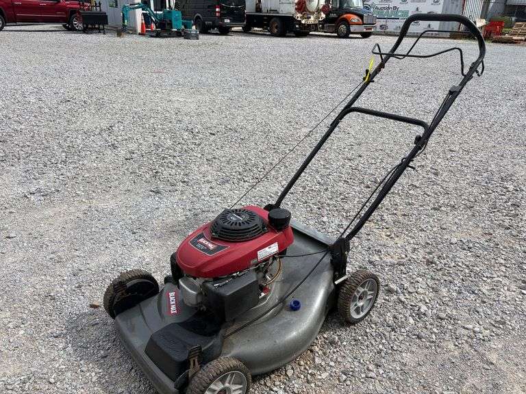 Black Max Self Propelled (FWD) 4 Cycle Gas Lawnmower image