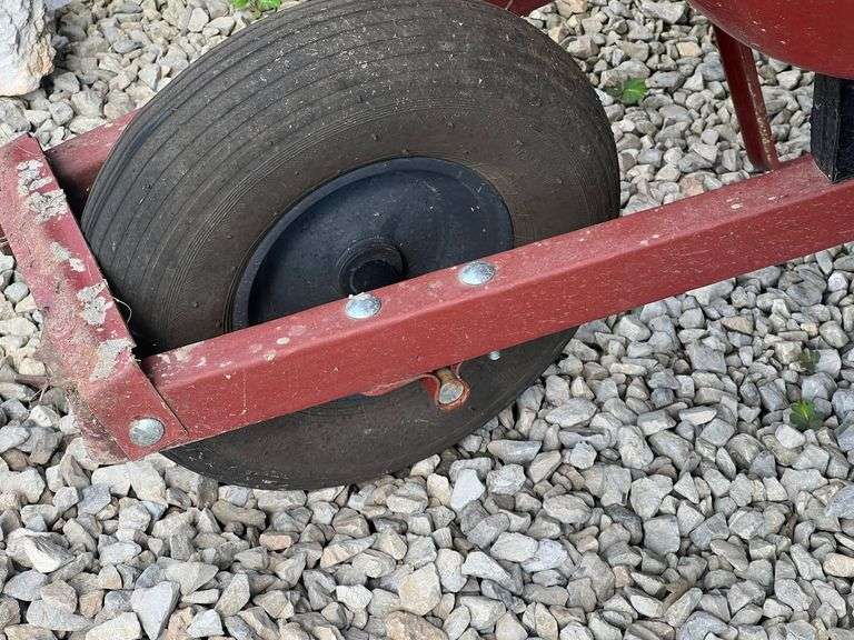 Wheelbarrel