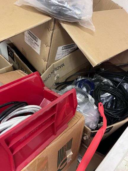 Misc Lot: Wire/cables/USB, etc
