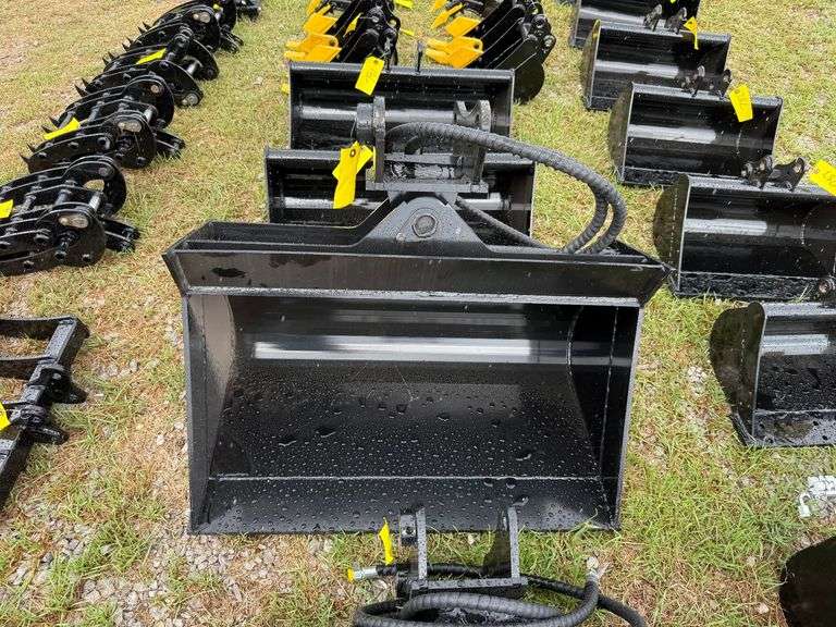 2025 GIYI Unused GY-D5T Mini-Ex 5T Hydraulic Tilt Bucket image