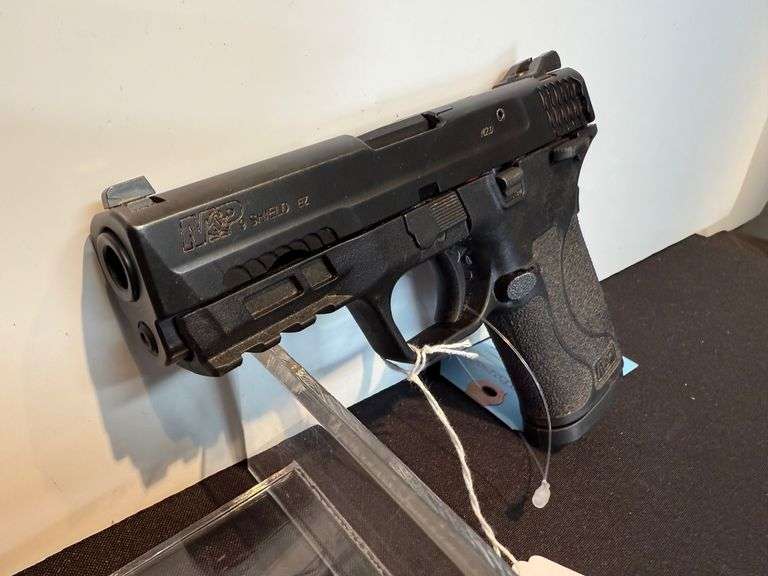 Smith & Wesson M&P 9 Shield Pistol - 9mm Luger