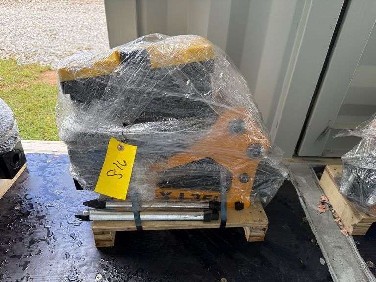2025 Youert Unused XJ-350 Hydraulic Breaker image