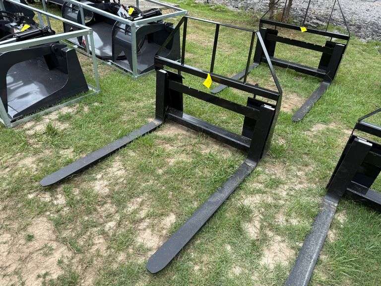 2025 Mower King Unused SA Skidsteer Pallet Forks