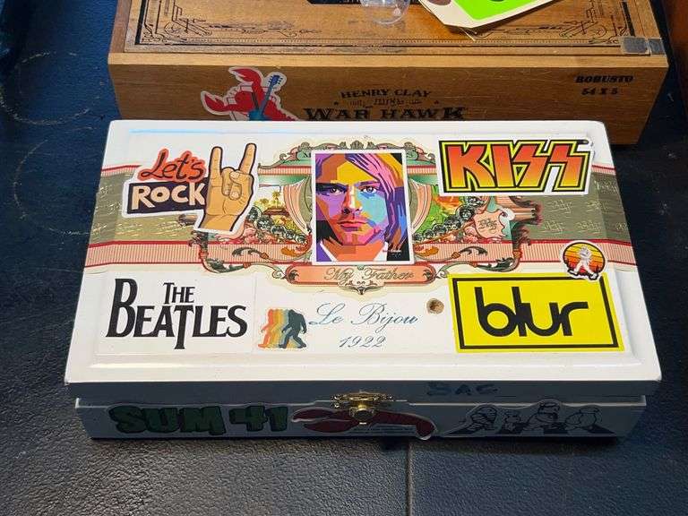 (5) Cigar boxes