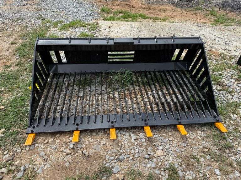 2025 GIYI Unused GY-RB66C Skidsteer 66in Rock Bucket image